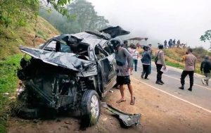 Kecelakaan Maut di Sembalun, Mobil Avanza Terjun ke Jurang, Suami Tewas, Istri dan Anak Selamat