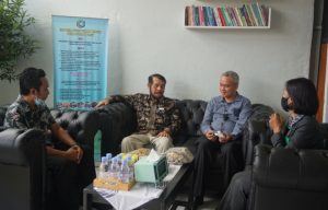 Ketua MK Anwar Usman Kunjungi Ruang Literasi LPW NTB