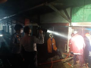 Tiga Lokal Toko Pasar Mandalika Terbakar