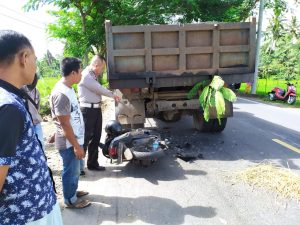 Cium Pantat Truk, Pengendara Motor Beat Tewas di Tempat