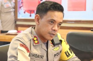Polisi Tidak Tangguhkan Penahanan Tersangka, Keluarganya Blokir Jalan, Kapolres Dompu: tak ada kompromi