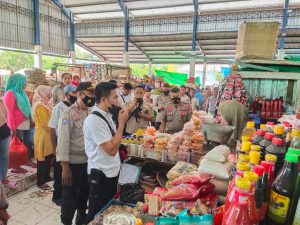 Polisi Temukan Pedagang Jual Minyak Goreng di Atas HET di Pasar Kota Bima