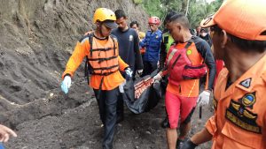 Dua Hari Hilang Terseret Air Bah, Anak SD di Lombok Timur Ditemukan Meninggal