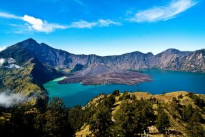 Jalur Pendakian Gunung Rinjani Kembali Dibuka, Pendaftaran Dimulai Lusa