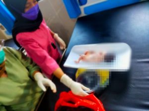 Orok Berkelamin Perempuan Dibuang di Pinggir Jalan Mambalan Lobar, Polisi Selidiki Pelaku Pembuangan
