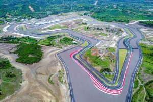 Gagal saat WSBK, Sandiaga Uno Ogah Pakai Pawang Hujan saat MotoGP Mandalika