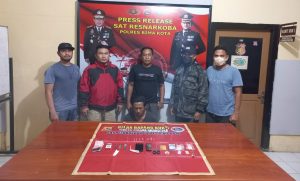 Panik Digerebek Polisi, Pria di Kota Bima Buang Sabu Tujuh Poket di Belakang Rumah