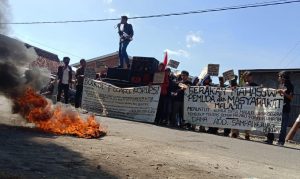 Dana Bumdes Malaju Dompu Diduga Bermasalah, Mahasiswa Gedor Kantor Desa