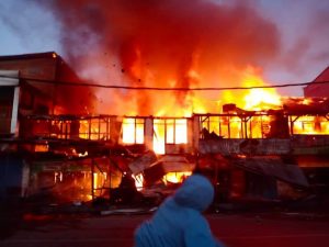 Kebakaran di Tente Bima, Sejumlah Ruko Ludes Dilalap si Jago Merah