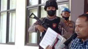 Tiru Film Laga, Penjaga Sekolah di NTB Simpan Sabu dalam Buku