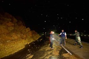 Jalan Menuju Sirkuit Mandalika Terendam Banjir, Tebing Bypass Longsor
