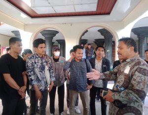 Rektor Unram Bantah Ada Penganiayaan Delapan Mahasiswa saat Demo