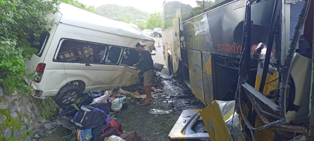 Kronologi Kecelakaan Maut di Poto Tano, Sopir Surabaya Indah Gagal Nyalip hingga Sundul Minibus Pancasari