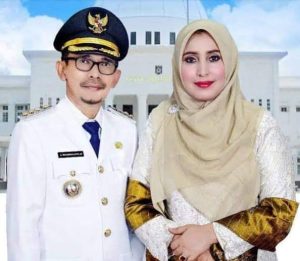 Eks Wali Kota Bima Lutfi Nyeberang ke PDIP, Istrinya Nyaleg Lewat Golkar