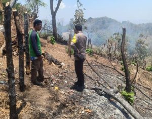 Kapolsek Donggo Pimpin Patroli Cegah Kebakaran Hutan dan Lahan