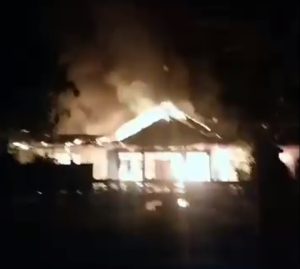 Kantor Camat Manggelewa Dompu Terbakar