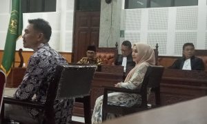 Istri Eks Wali Kota Bima Bantah Atur Proyek dan Terima Uang Suap, Sebut Rofiko Jahat!