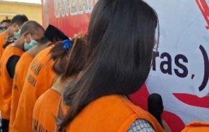 Polisi Bekuk Dua Mucikari Prostitusi Online Tarif Rp 500 Ribu di Sumbawa