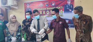 Polisi Blender Sabu dan Bakar Ganja Milik 20 Tersangka di Kota Bima