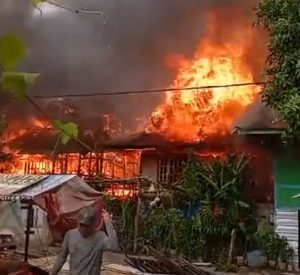 Belasan Rumah Terbakar di Sape Bima