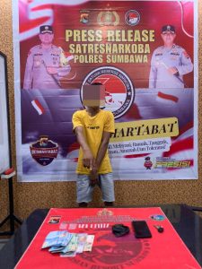 Petani di Sumbawa Nyambi Jualan Sabu, Ditangkap Polisi Saat Tunggu Pembeli di Pinggir Jalan