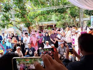 Didampingi Ibunda Dinda, Bacagub NTB Lalu Iqbal Sisir dan Silaturahmi dengan Warga Dompu