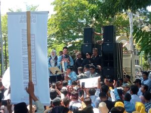 Iqbal-Dinda Daftar ke KPU NTB: Kami Didukung 10 Parpol dengan 1,6 Juta Suara