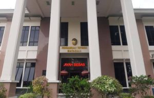 Sidang Perdana Eks Kepala SMAN 1 Woha Bima Hairul Juhdy Digelar Jumat Besok