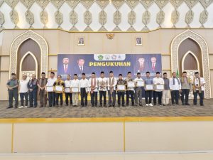 Kanwil Kemenag NTB Berikan Penghargaan kepada Kepala Desa/Lurah Mitra Kementerian Agama se-NTB