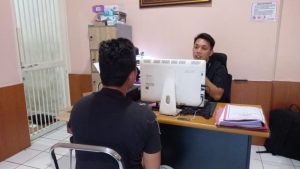 Pria di Lombok Nekat Curi HP Demi Pacar, Pas Ditangkap Malah Ditinggal Nikah