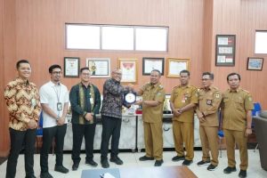 Pj Wali Kota Bima Berikan Jaminan Perlindungan Sosial terhadap 1.526 KPPS Pilkada 2024