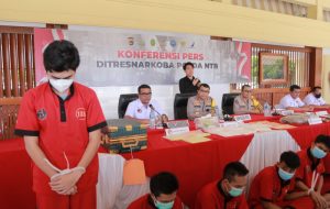 Polda NTB Tangkap Mahasiswa Asal Aceh Selundupkan Sabu 4,9 Kg dan 5000 Pil Ekstasi