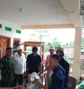 Bupati dan Wakil Bupati Bima Terpilih, Turun Tangan Bantu Warga Terdampak Longsor di Donggo