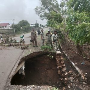 Banjir Lumpur di Soromandi Bima, Deker Patah, Akse Jalan Putus