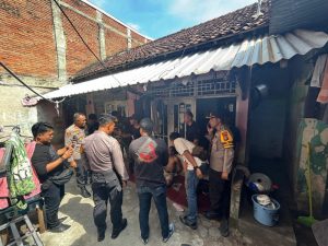 Polisi Obok-obok Kampung Rawan Narkoba di NTB, 8 Orang Ditangkap