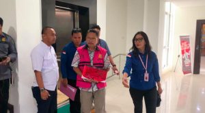 Terlibat Korupsi Rp 15 Miliar, Mantan Sekda NTB Rosiady Sayuti Diborgol dan Dijebloskan ke Penjara