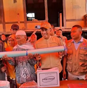 Bupati Bima Ady Mahyudi Turun Tangan Bantu Warga Terdampak Musibah Kebakaran di Lambu