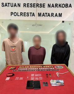 Gerebek Kampung Rawan Narkoba di Ampenan, 2 Wanita dan 1 Pria Ditangkap 