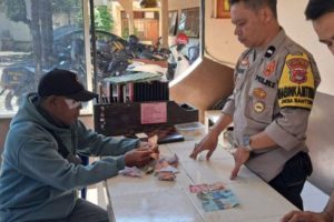 Lansia Pengedar Upal Coba Bunuh Diri, Hendak Lompat dari Lantai 2 Gedung Polres Lotim