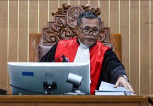 Terseret Kasus Suap Rp 22,5 Miliar, Mantan Ketua PN Dompu Ditetapkan sebagai Tersangka