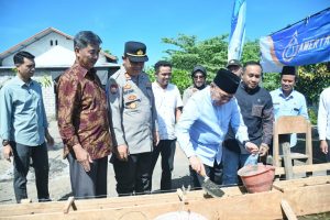 Bupati Lombok Utara Launching Program Jumat Bedah Rumah Perdana di Dusun Lempenge