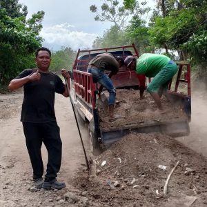 Seret Nama Belanda dan Nippon, Konten Kreator ini Minta Bupati dan Gubernur Perbaiki Jalan Rusak di Bima