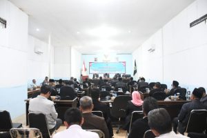 Sekda Anding Sampaikan Tanggapan Terkait Pandangan Umum Fraksi DPRD Terhadap RPJMD KLU
