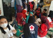 KAGAMA dan PMI NTB Gelar Layanan Kesehatan dan Trauma Healing untuk Korban Banjir Karang Kemong 