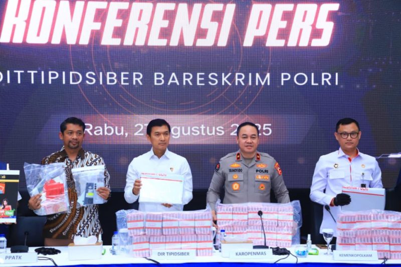 Konferensi Pers di Gedung Awaloedin Djamin, Bareskrim Polri, Jakarta. (foto dok Humas Polri)