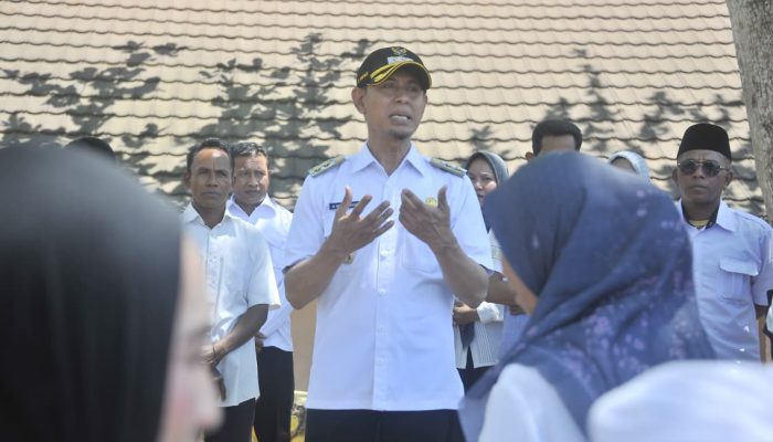 Wabup Bima Sidak Sekolah di Dua Kecamatan, Soroti Kebersihan dan Kedisiplinan Guru