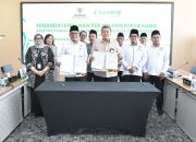 Bank NTB Syariah dan Baznas NTB Gandeng Tangan, Salurkan Zakat Rp 7,2 Miliar