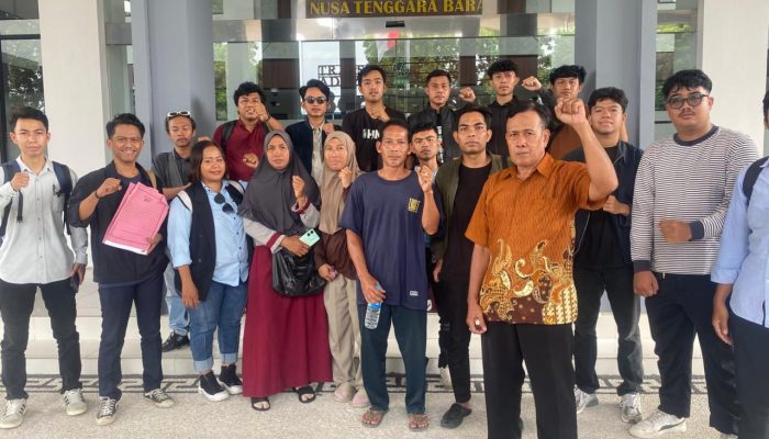 Desak Restorative Justice, Aliansi Mahasiswa dan Rakyat NTB Serahkan 52 Surat Penjamin untuk Empat Tahanan Politik