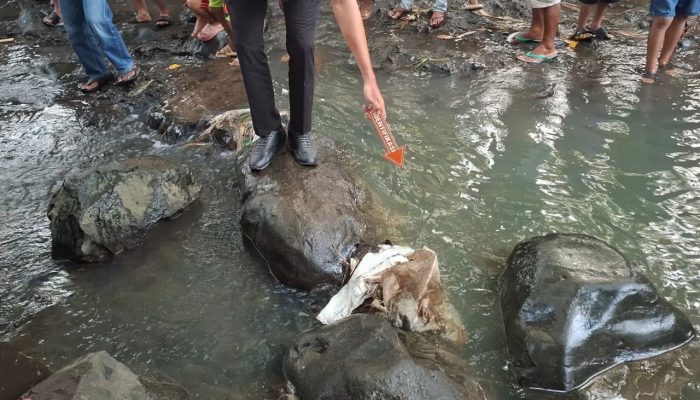 Geger di Sukadana, Jasad Bayi Ditemukan Mengambang dalam Plastik Hitam