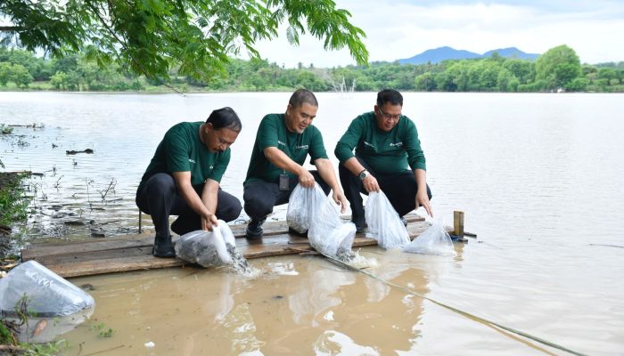 Bank NTB Syariah Wujudkan ‘Berkah Bermakna’, Tebar Ikan dan Tanam Ribuan Pohon di Sumbawa